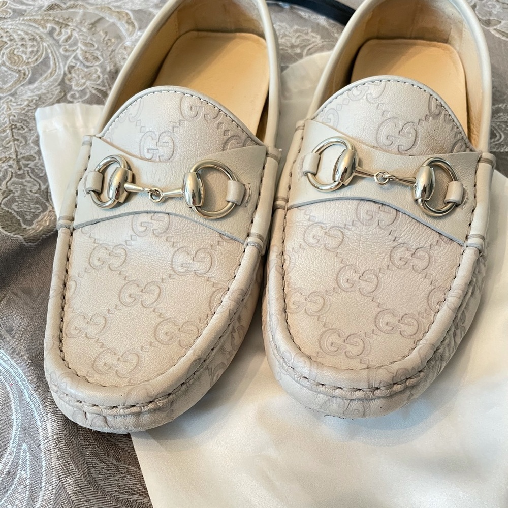 GUCCI - Cream Loafers